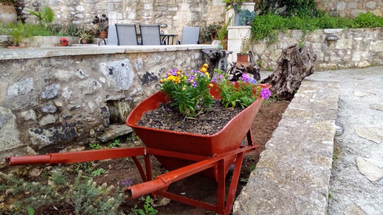 فيلا Tzitzifes Stone Mansion المظهر الخارجي الصورة